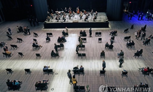 [연합뉴스] "오래 꿈꿔온 순간"…400일 만에 무대 오른 뉴욕필