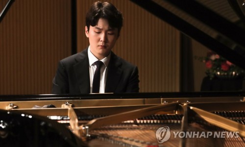 [연합뉴스] 조성진, '親푸틴' 러시아 피아니스트 뉴욕 공연 대타로 투입