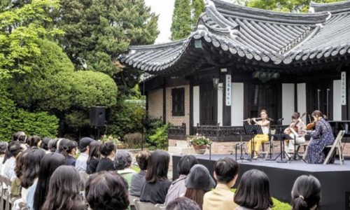[조선일보] 150년 전통 한옥에 흐르는 실내악