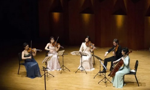 [경향신문] 창단 25주년 ‘코리아나 챔버 뮤직 소사이어티’, 악장·수석·교수 모인 가을 연주회