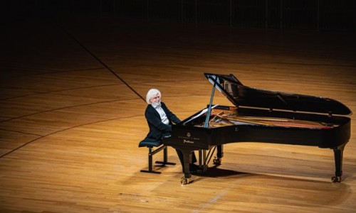 [한국일보] [이지영의 클래식 노트] 연주 너머의 서사, 음악은 어떻게 이야기가 되는가