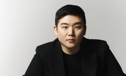 [한겨레] “지휘가 내겐 힐링”…한결같은 ‘윤~테일’